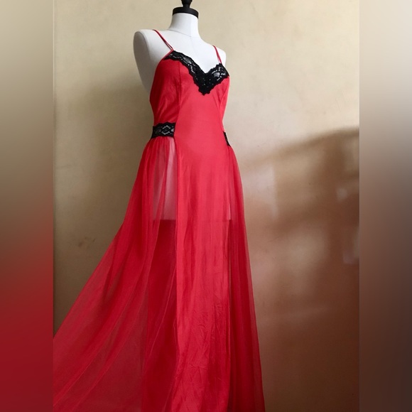Vintage Peignoir Night Dress